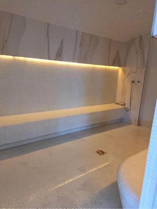 Alezzy Beach Apartament Prima Linie La Mare Нэводари Экстерьер фото